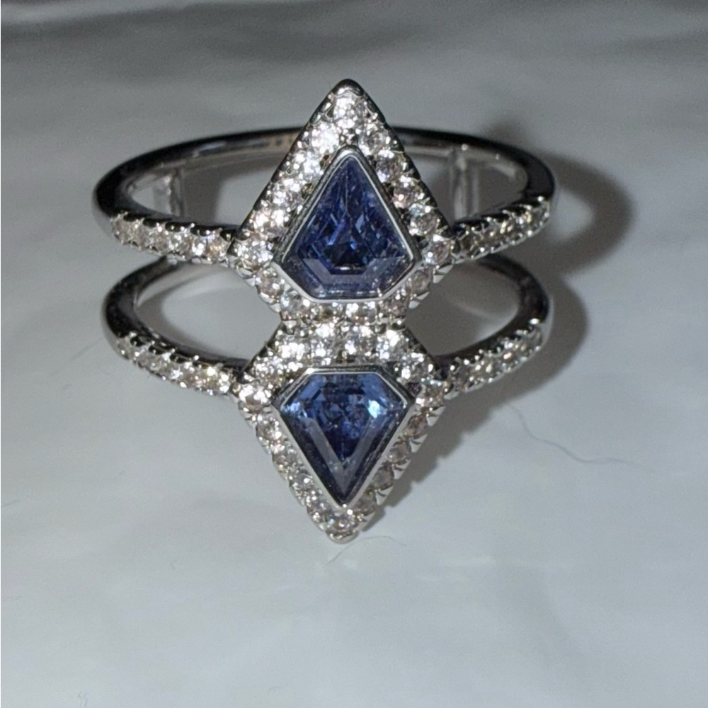 Elegant Silver and light sapphire Gemstone Ring